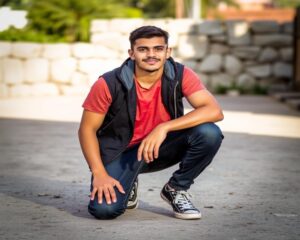 outdoor senior picture poses for guys