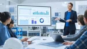 How to become a social media manager